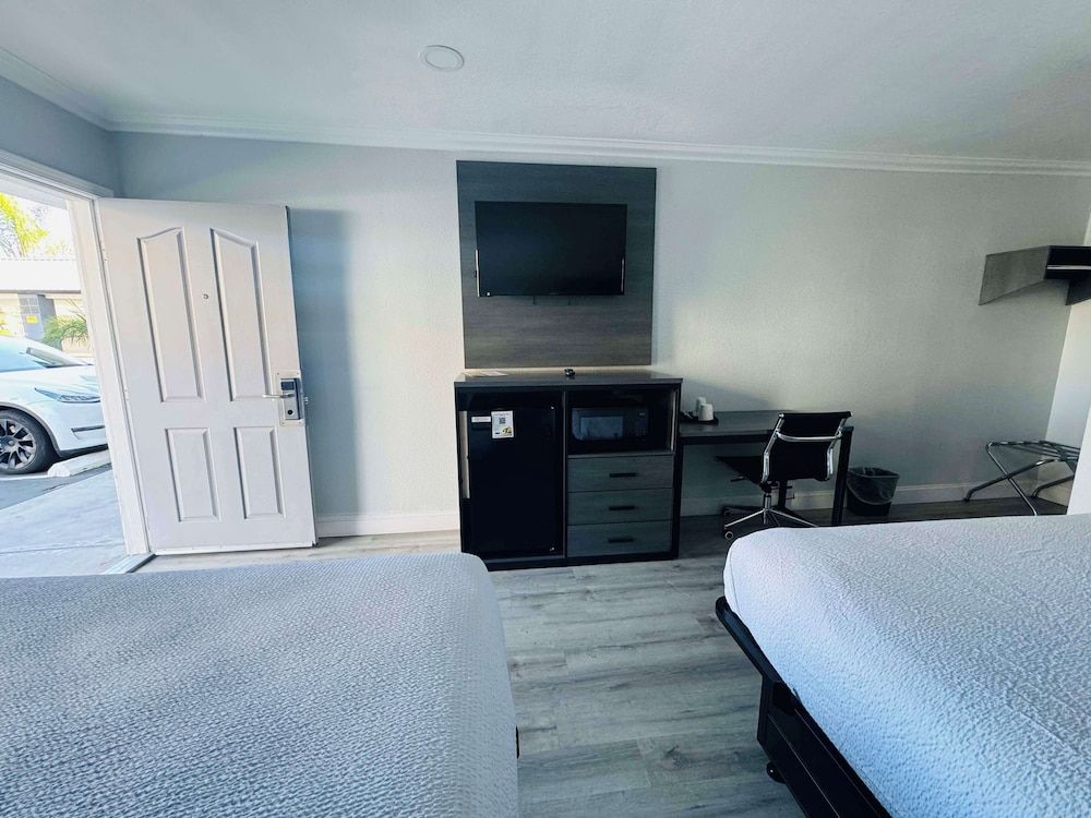 Standard Room, 2 Queen Beds, Non Smoking, Refrigerator & Microwave