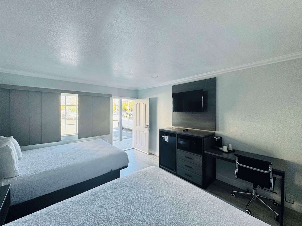 Standard Room, 2 Queen Beds, Accessible, Refrigerator & Microwave