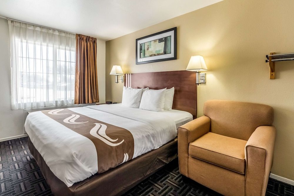 Standard Room, 1 King Bed, Non Smoking