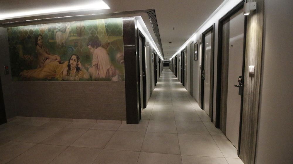 undefined 7 Apple Hotel Vadodra 3