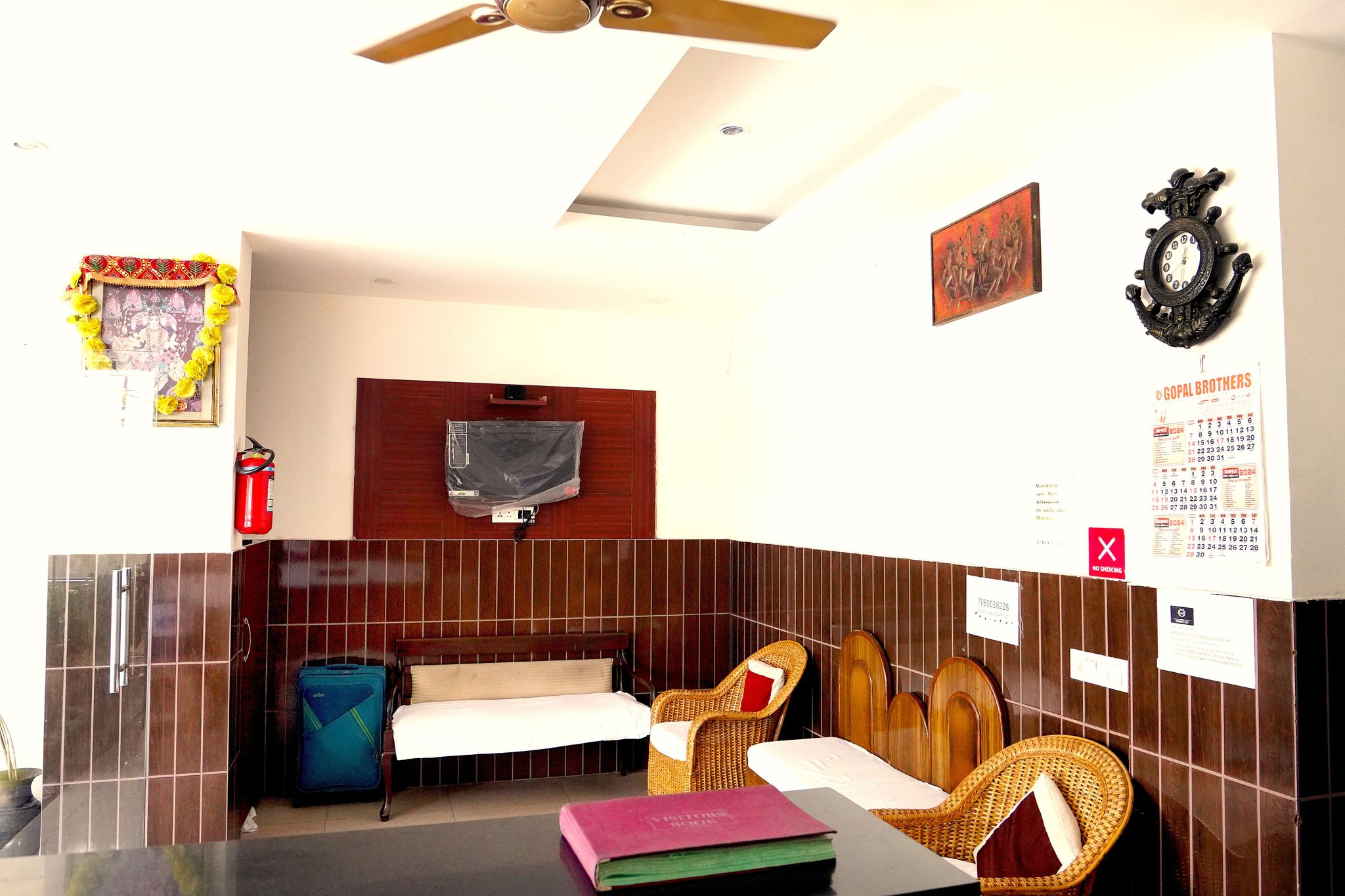 undefined Hotel Vishnu Inn 2