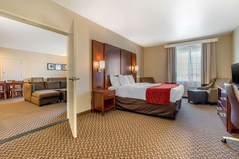 Suite, Multiple Beds, Accessible, Non Smoking