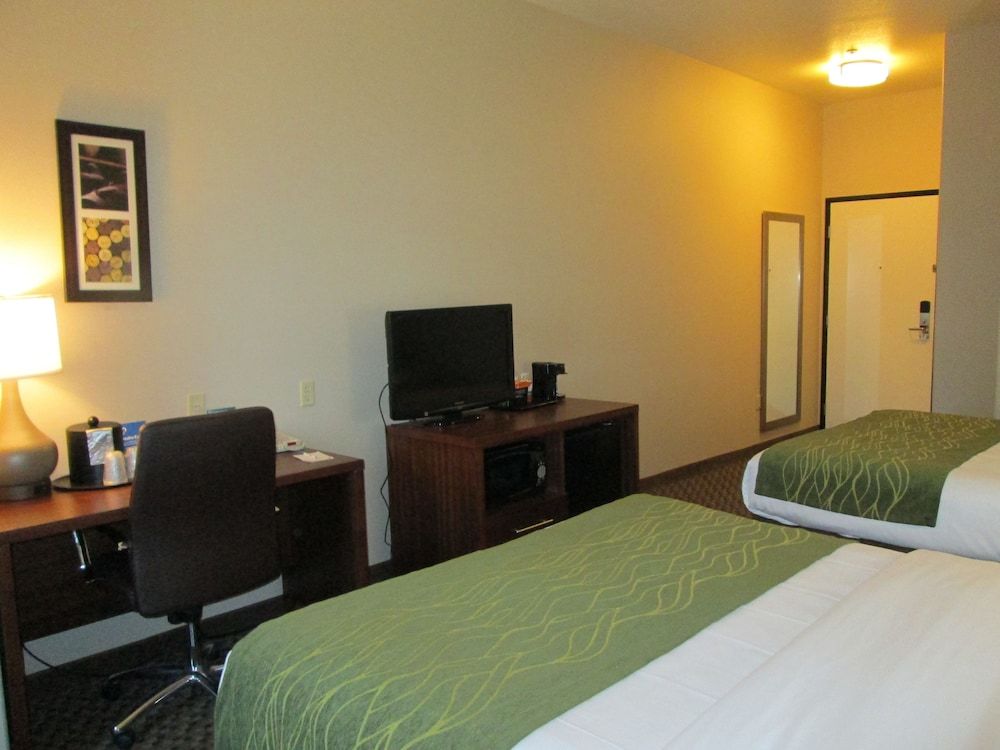 Standard Room, 2 Queen Beds, Non Smoking