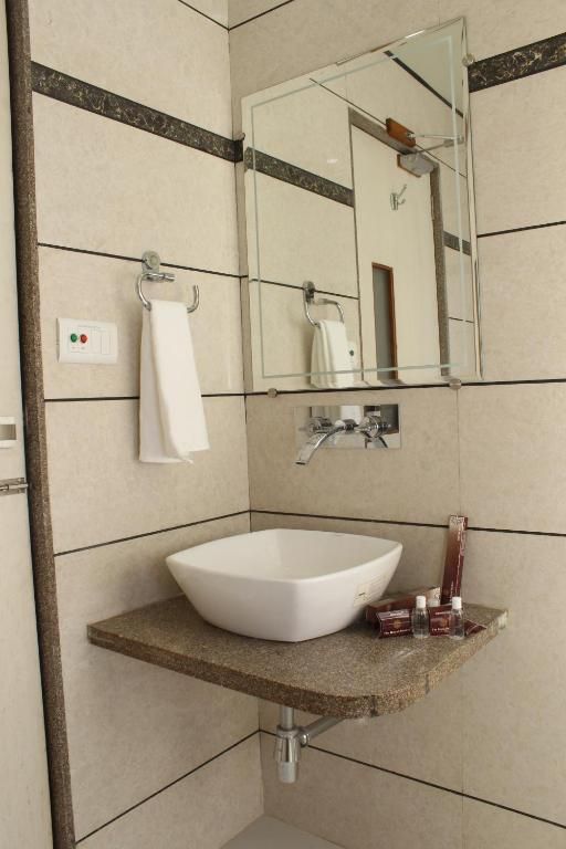 Hotel Royal Shelter Executive Double Room 8