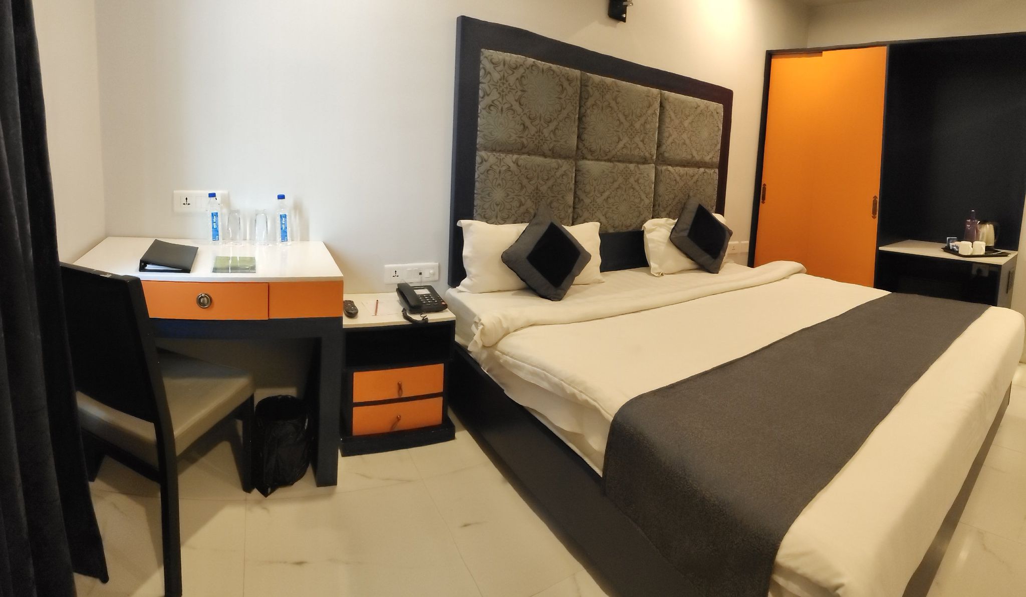Regenta Inn Vadodara, 500m from Railway Station Superior Double Room  4