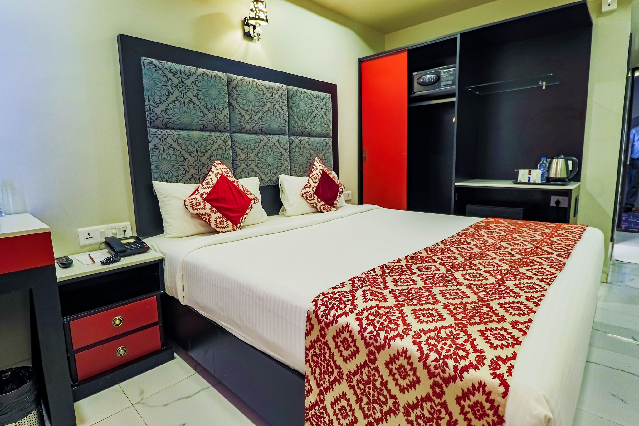 Regenta Inn Vadodara, 500m from Railway Station Superior Double Room  5