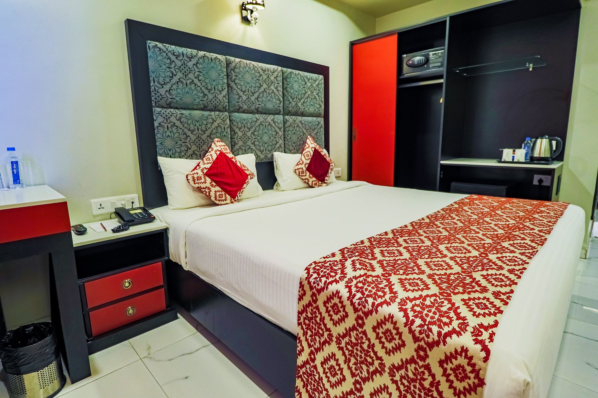 Regenta Inn Vadodara, 500m from Railway Station Deluxe Room