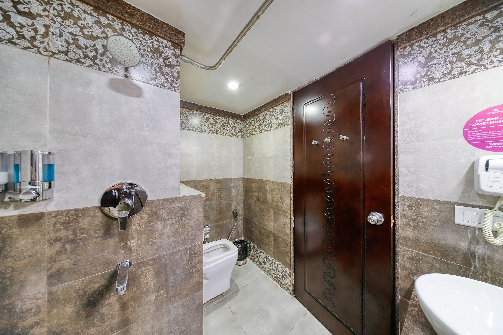 Regenta Inn Vadodara, 500m from Railway Station Deluxe Room 5