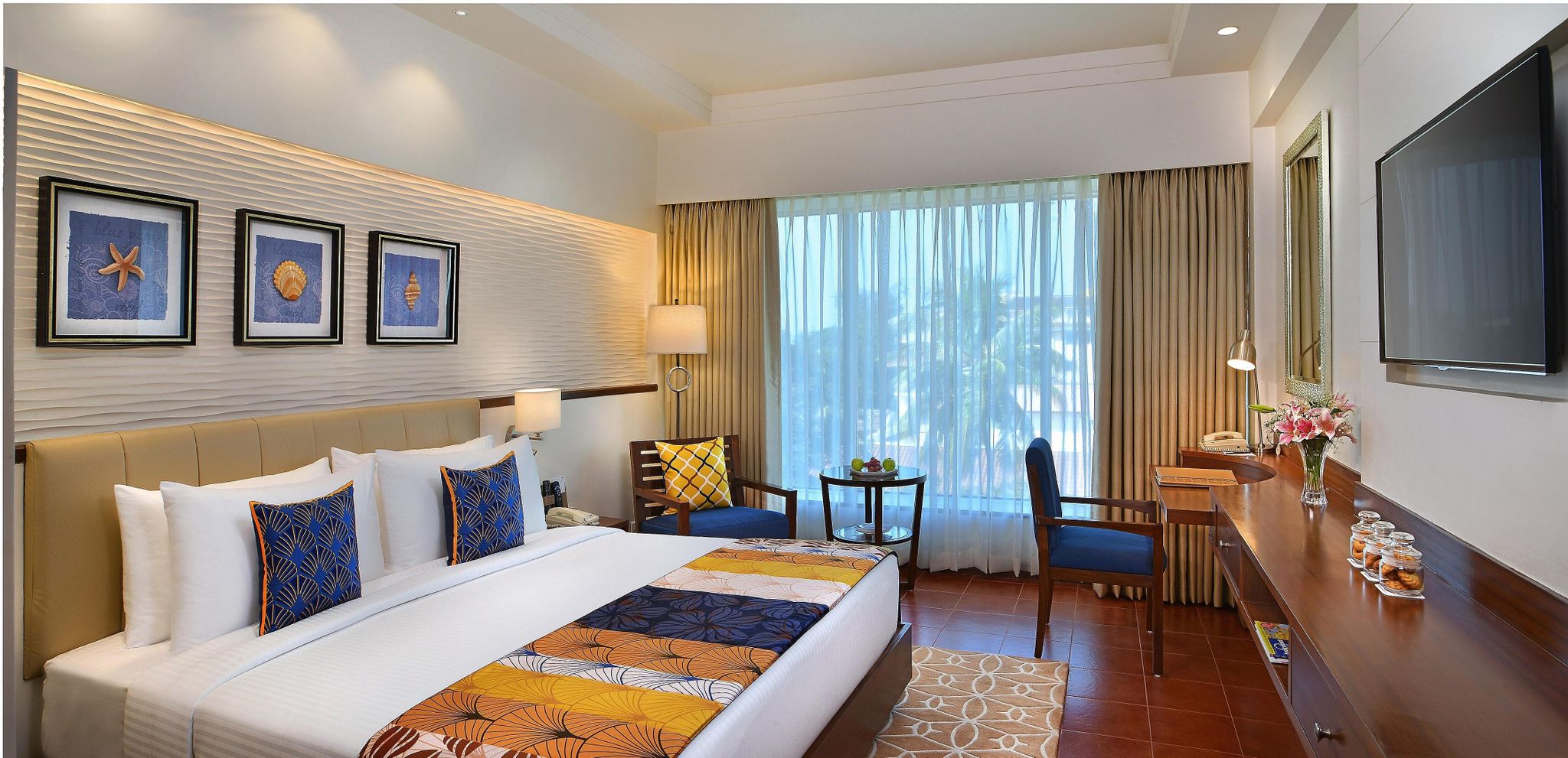 Deluxe Suite (Deluxe Suite)