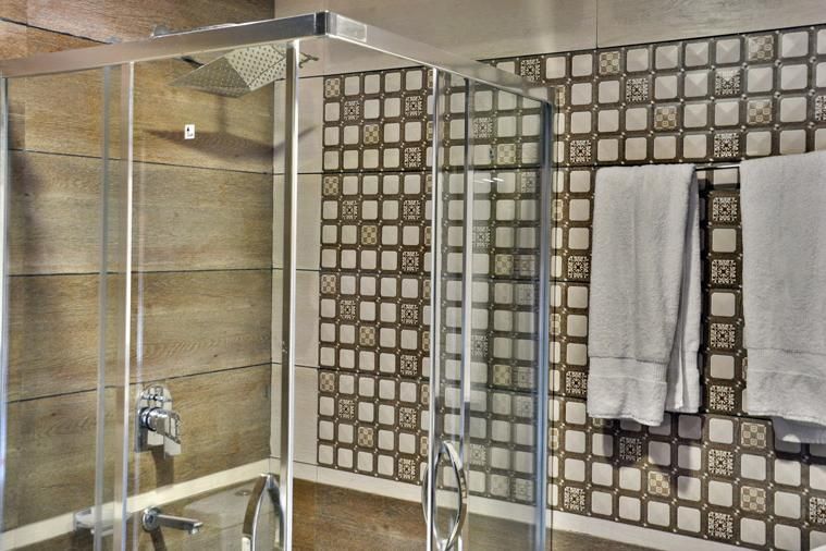 Kangra Rodeway Inn Deluxe suite 22