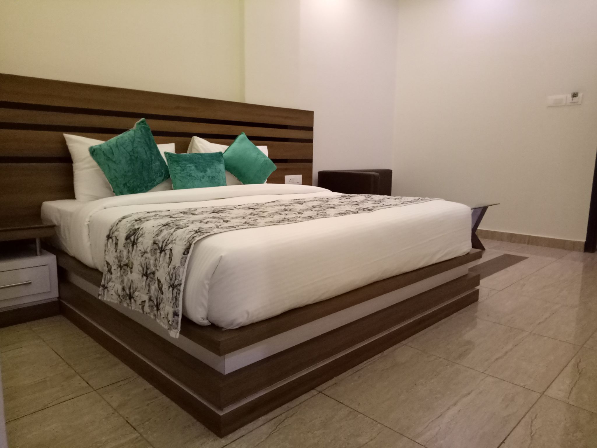 Kangra Rodeway Inn Deluxe suite 20