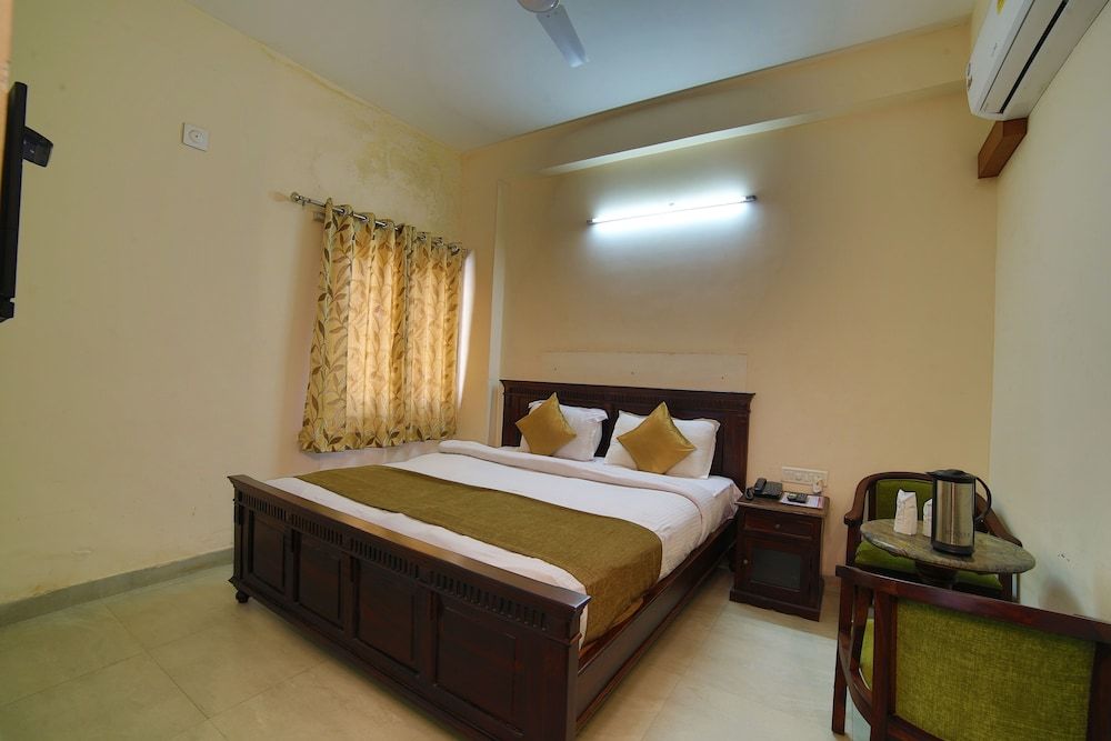 Hotel Gorbandh Mount Abu Premium Room 4