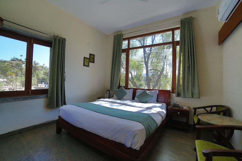 Hotel Gorbandh Mount Abu Premium Room 2