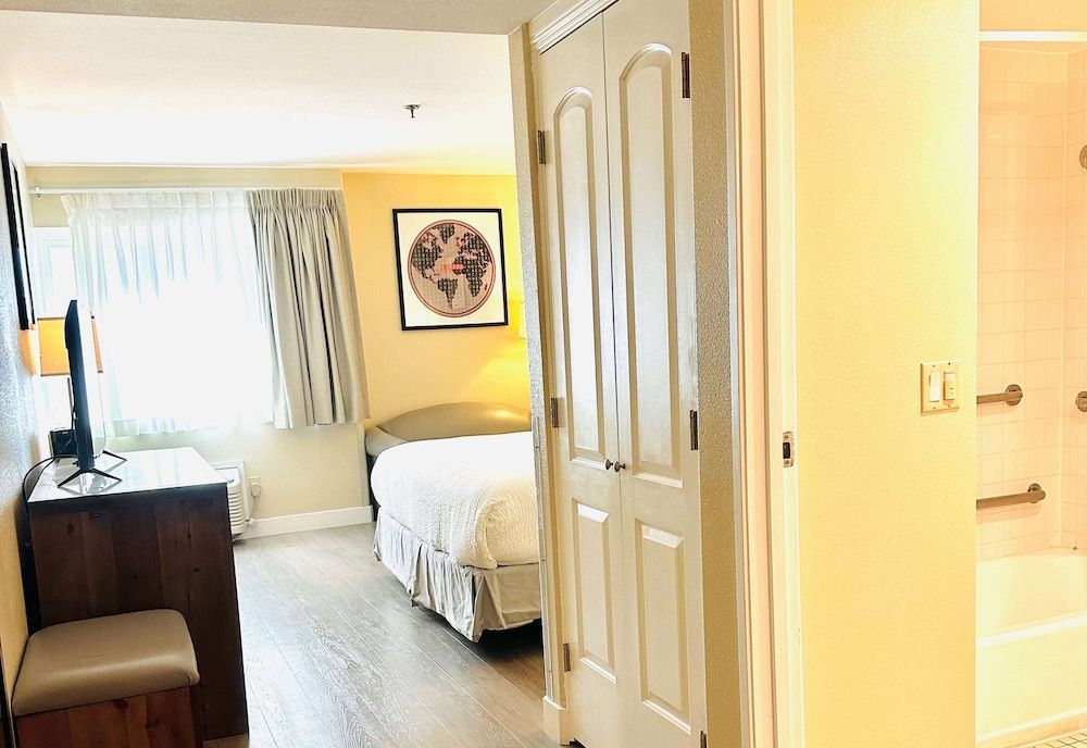 Standard Room, 1 King Bed, Accessible