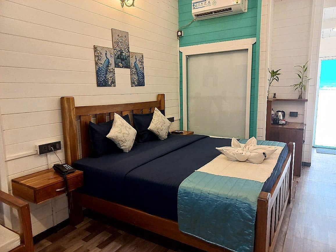 Baga Hideout Premiere Premiere Pool Front 5