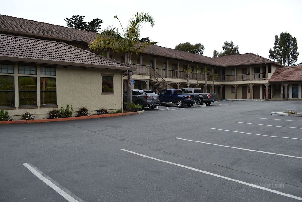 undefined Miramar Inn 5