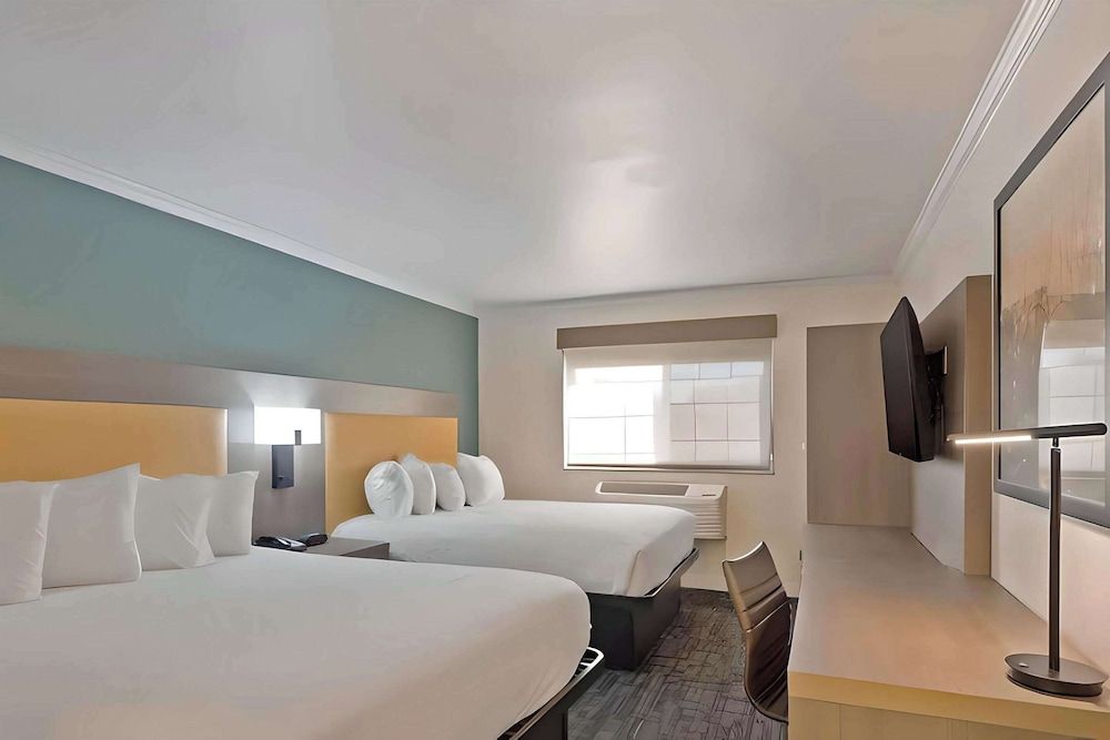 Standard Room, 2 Queen Beds, Non Smoking