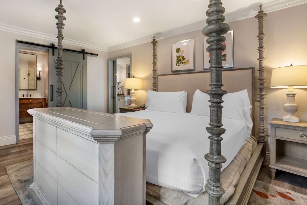 Best Western Dry Creek Inn Suite, 1 King Bed, Non Smoking, Fireplace (with Sofabed)