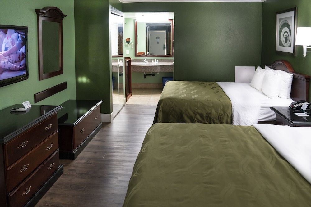Standard Room, 2 Queen Beds, Non Smoking