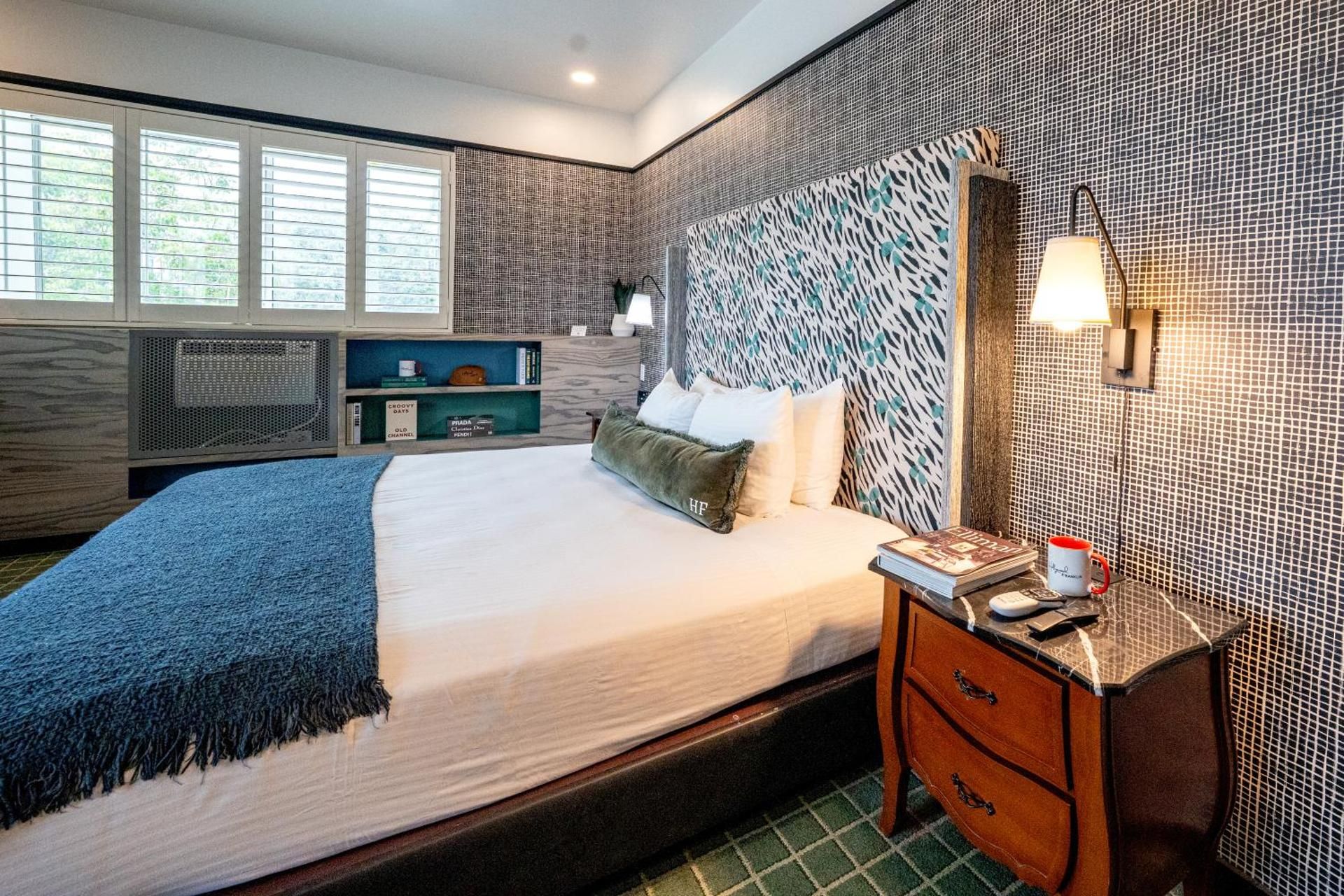 King Hollywood Sign View