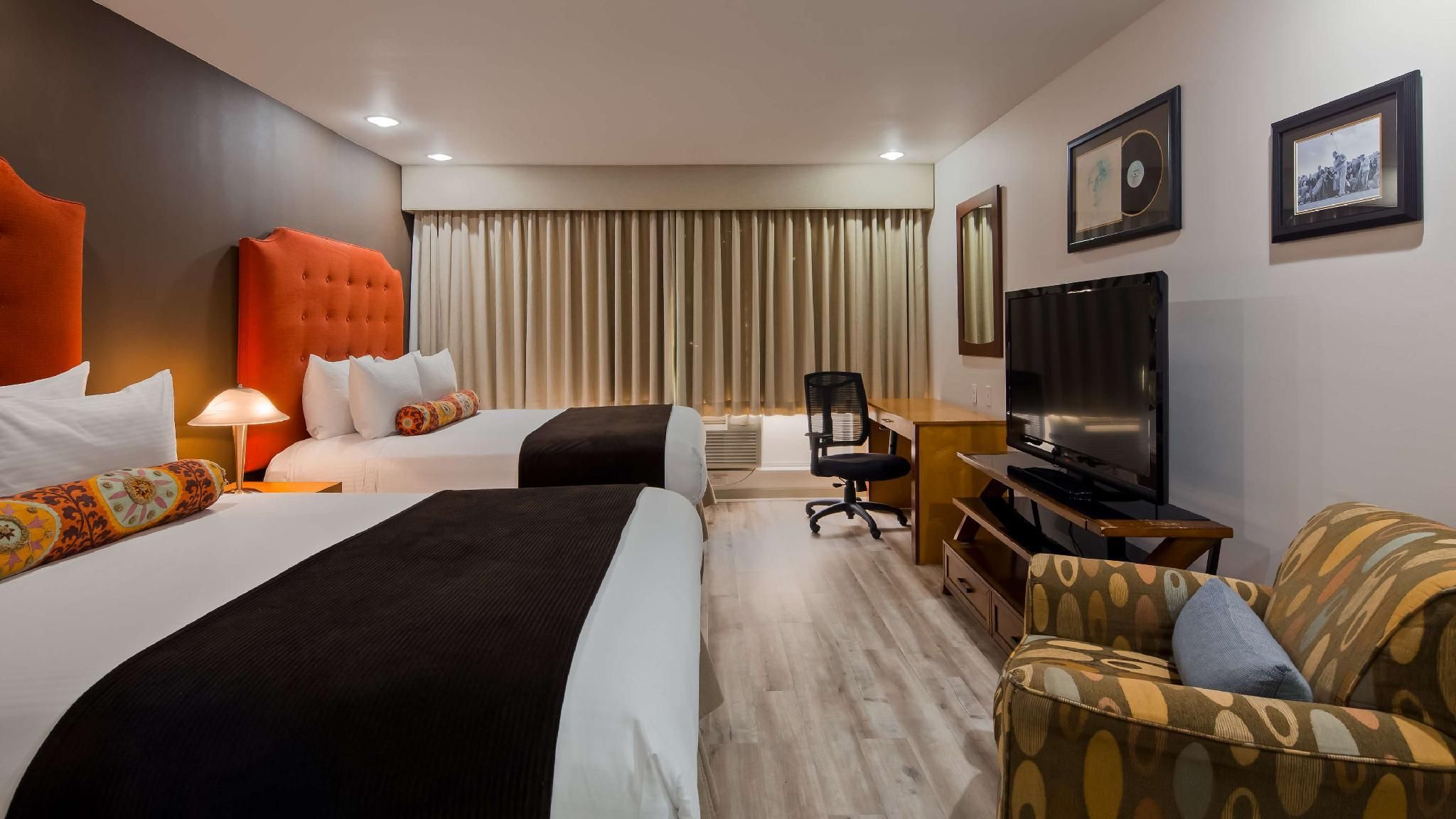 2 Queen Beds-Non Smoking