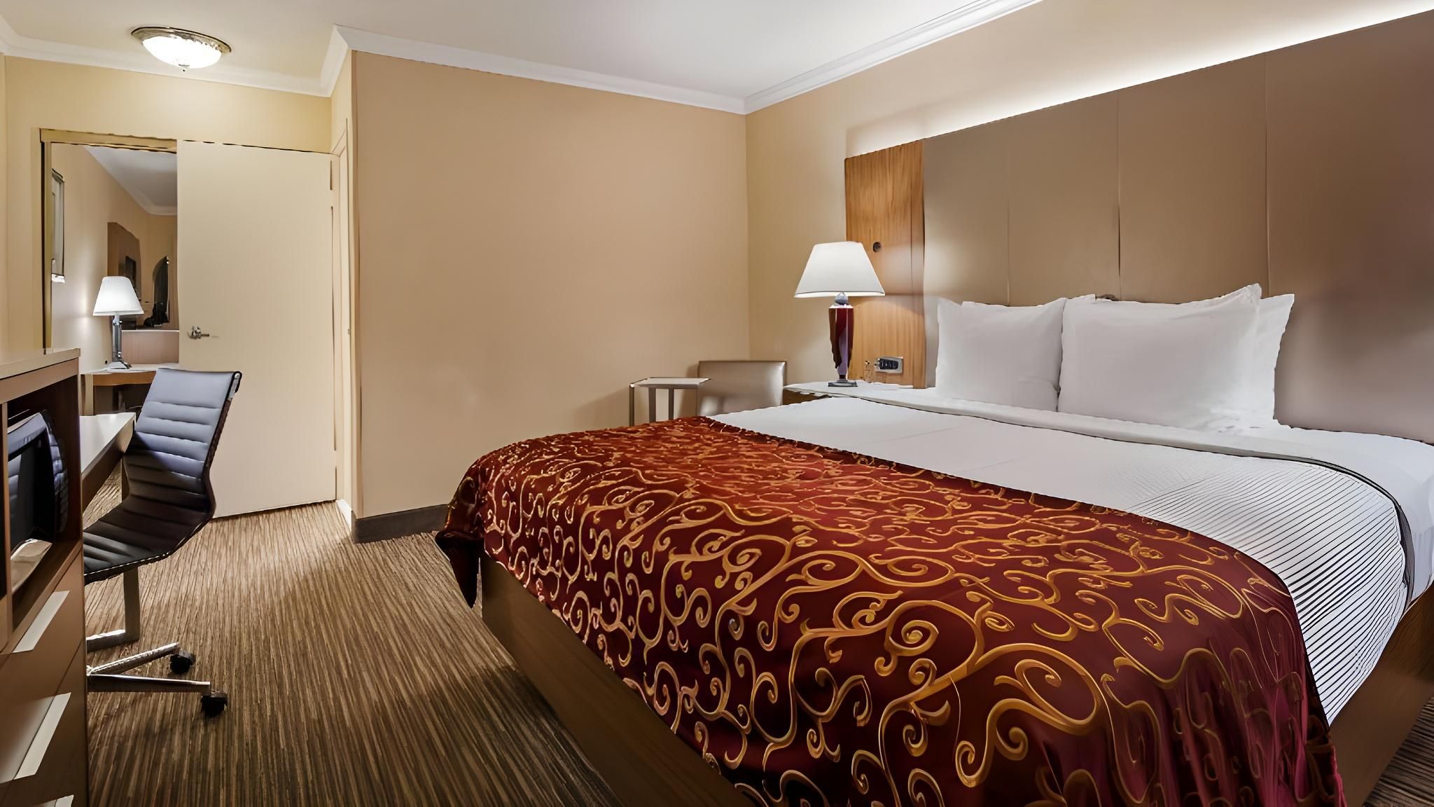 1 King Bed, Nonsmoking