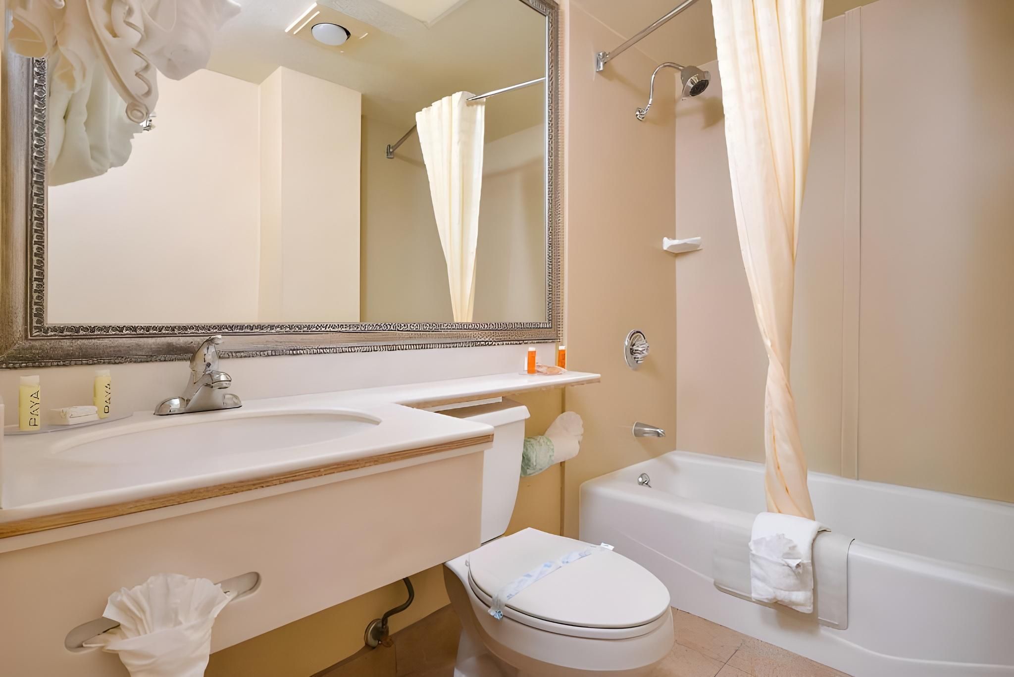 2 Double Beds, Nonsmoking, Deluxe Quality Room