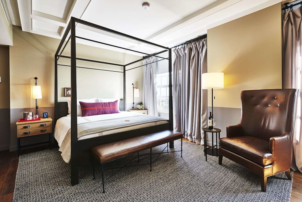Deluxe Room, 1 King Bed (Tower Building)