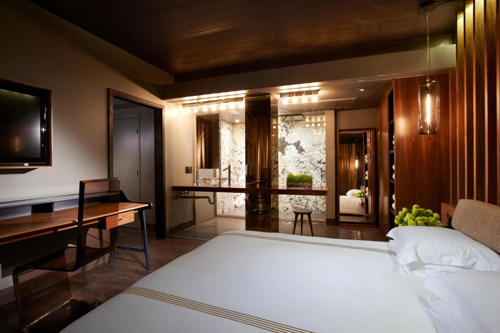 Suite with Pool View