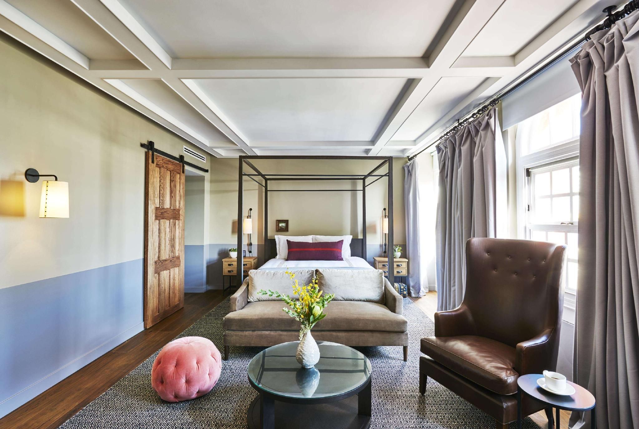 Studio King Bed
