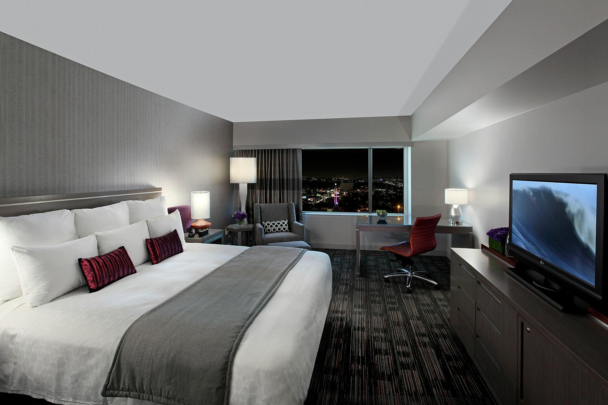 undefined Loews Hollywood Hotel 10