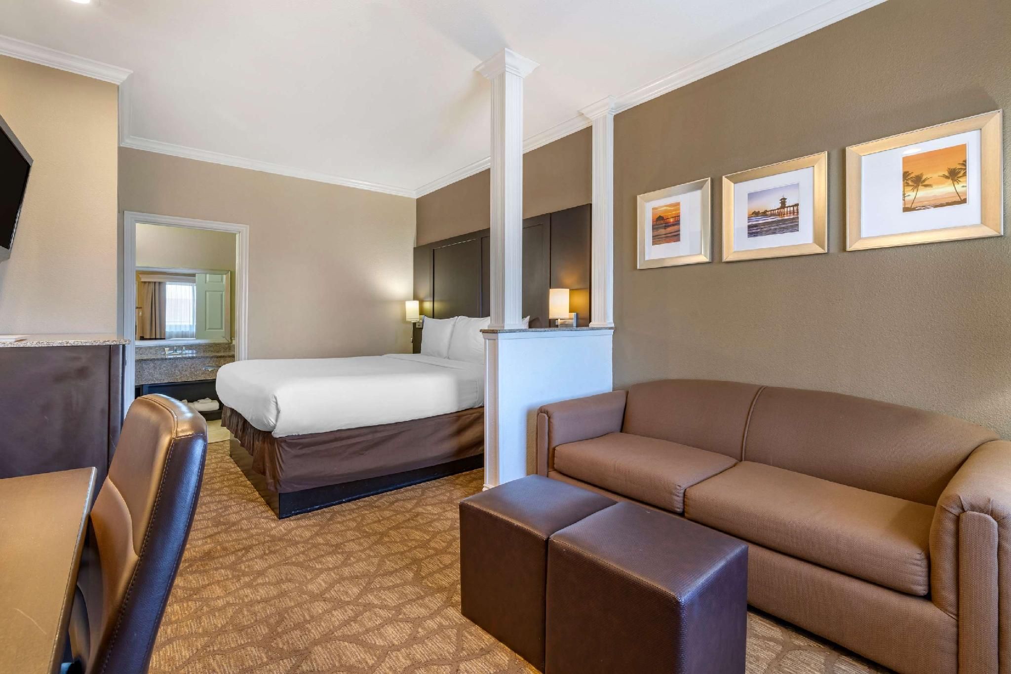 1 King Bed, Suite, Nonsmoking