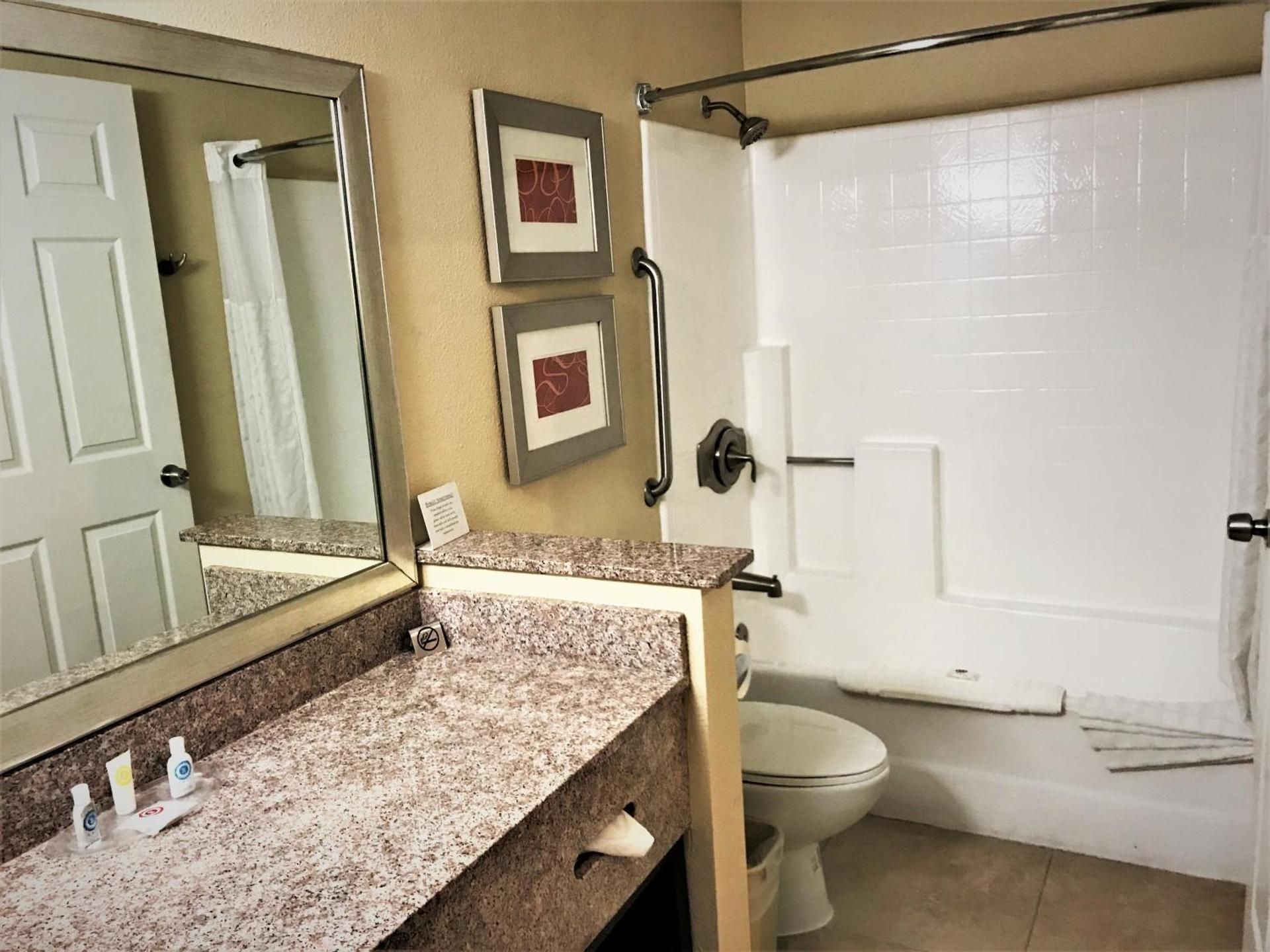 1 King Bed, Suite, Nonsmoking, Upgrade