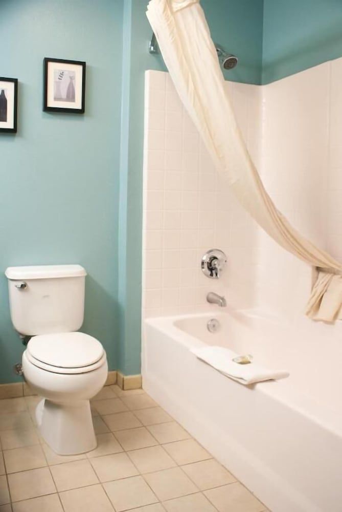 Room, 1 King Bed, Non Smoking, Ground Floor