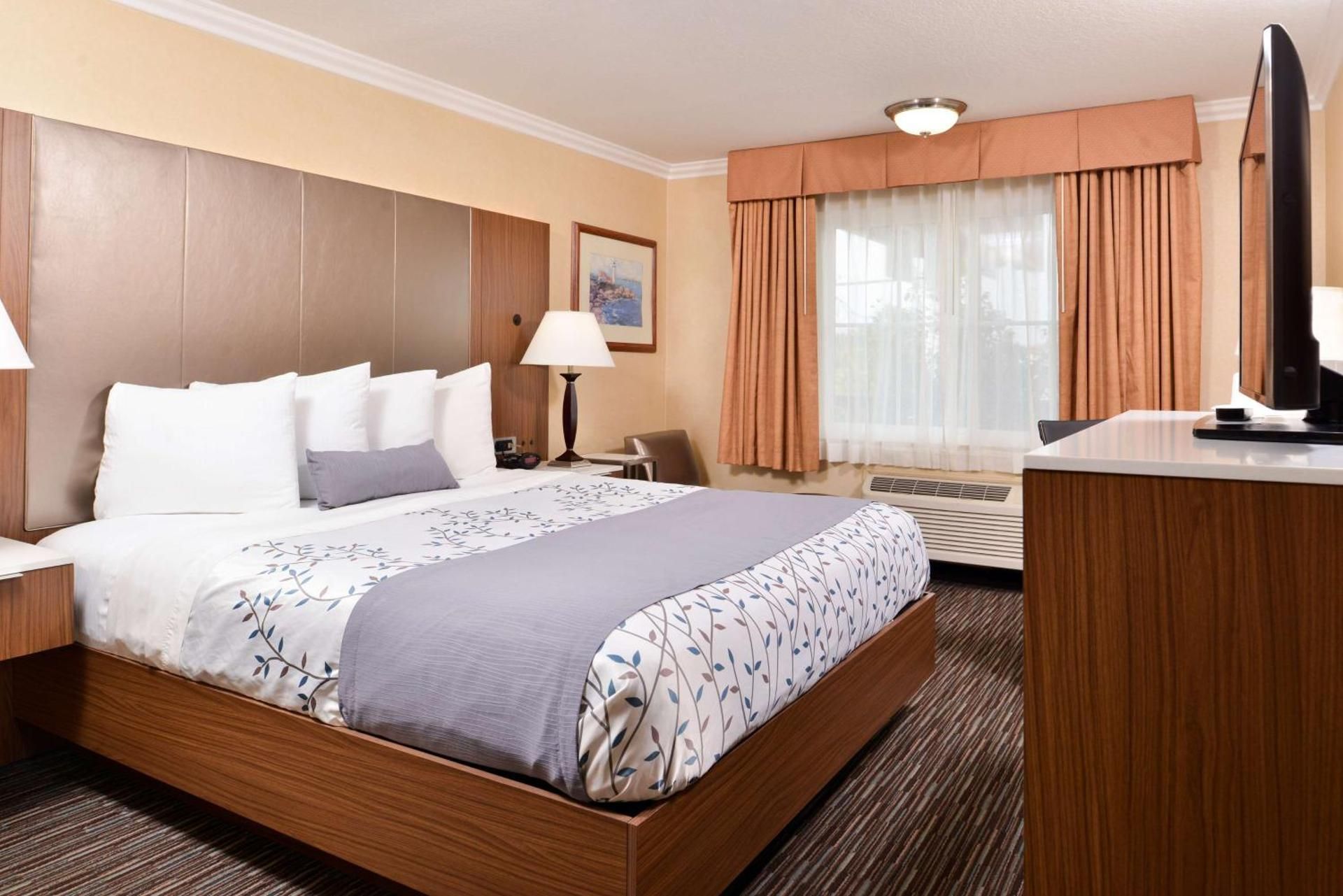 King Room - Upper Floor/Non-Smoking