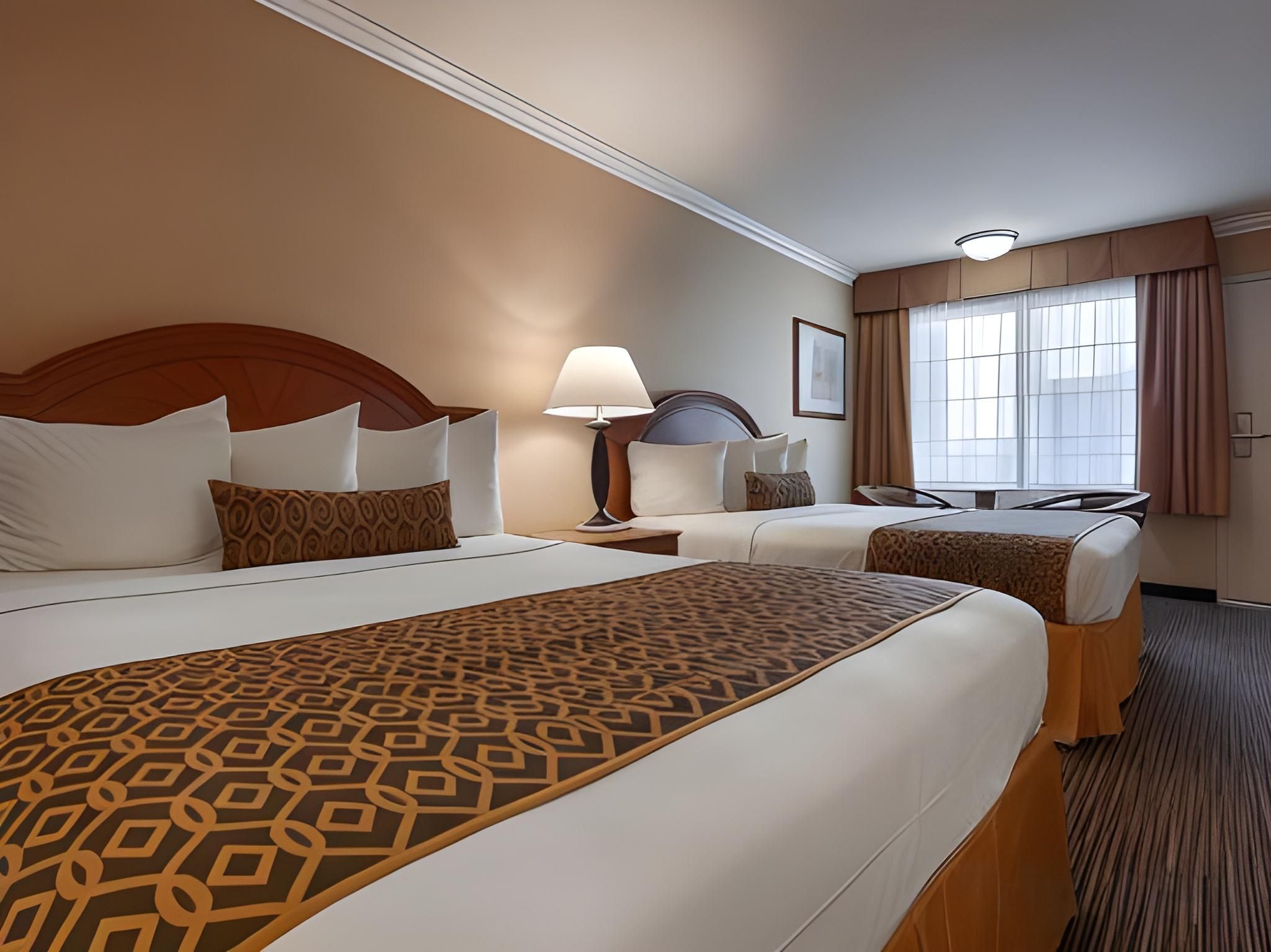 2 Double Beds, Smoking Room