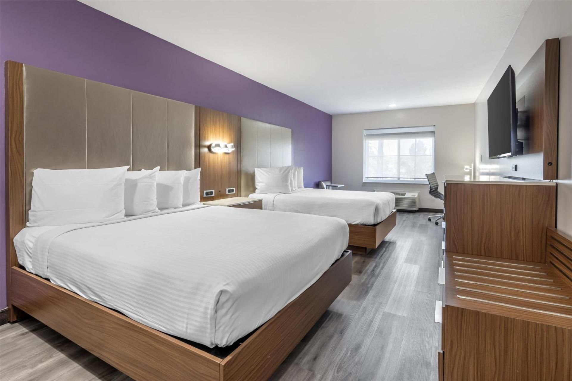 Queen Room with Two Queen Beds - Upper Floor