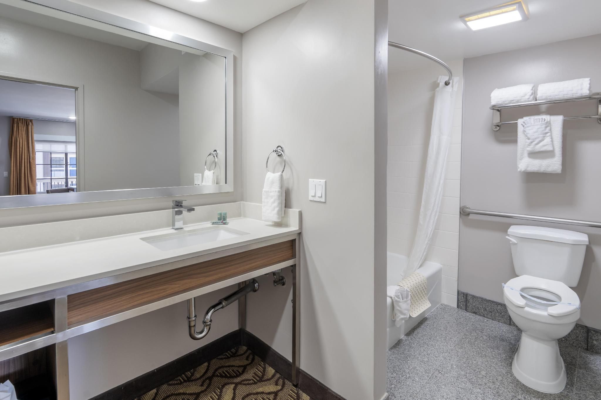 Accessibility - 2 Queen Beds, Bathtub, Nonsmoking