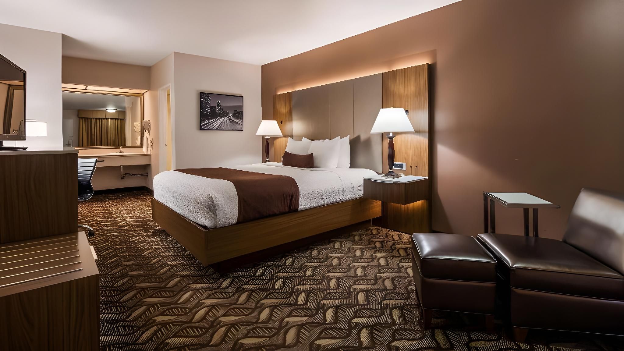 1 King Bed, NonSmoking, Oversized Room