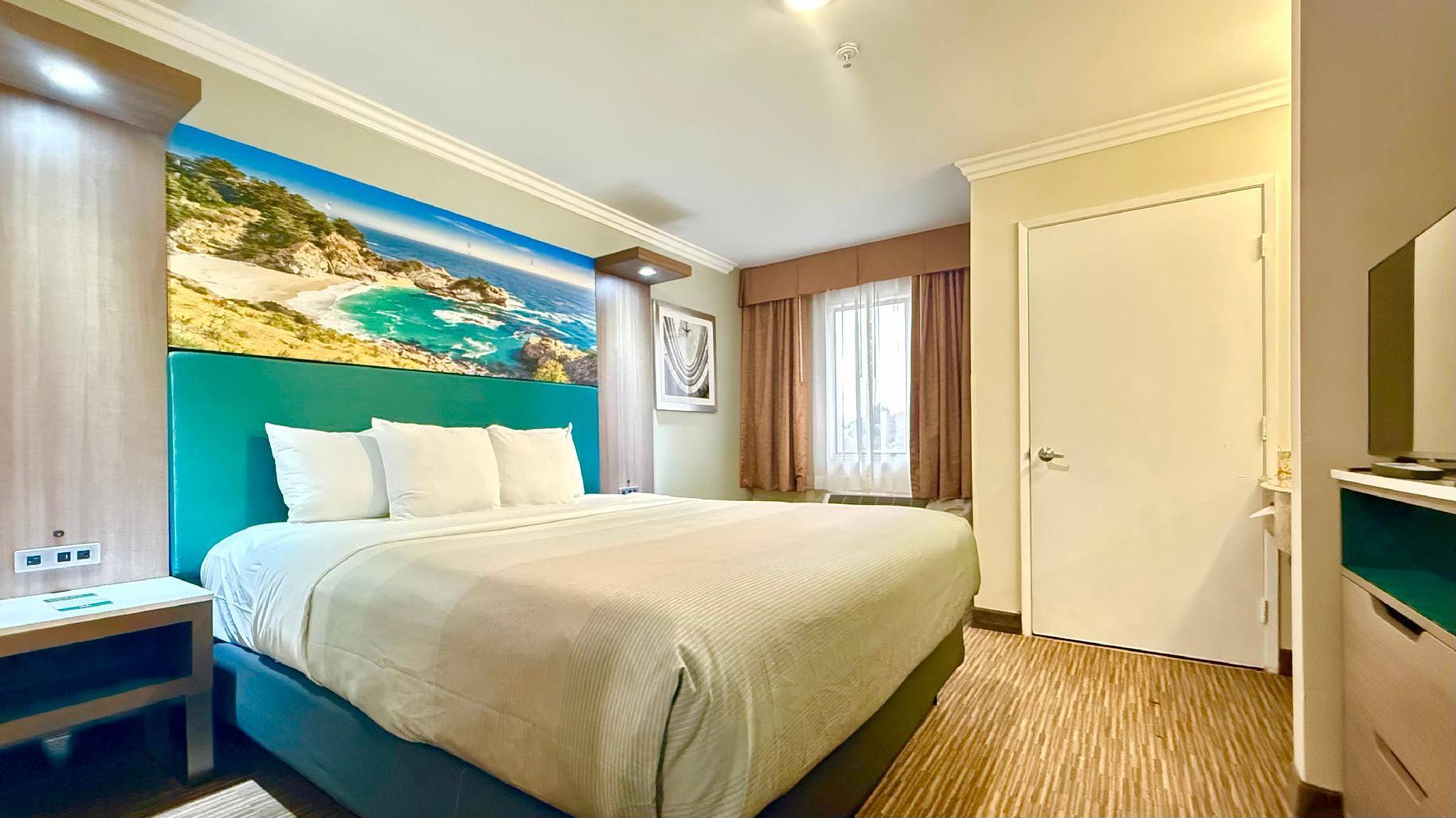 1 King Bed, Suite, Nonsmoking, Promotional