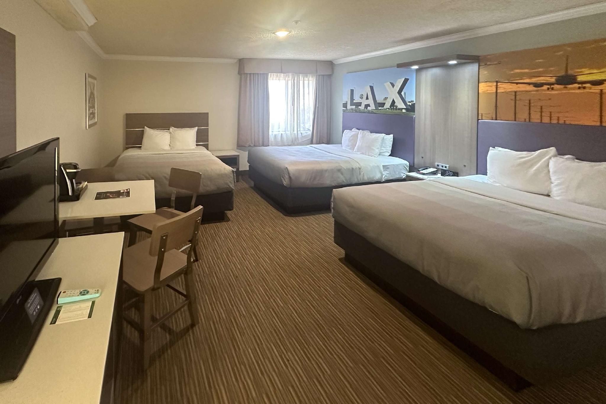 3 Queen Beds, Nonsmoking, Accessible