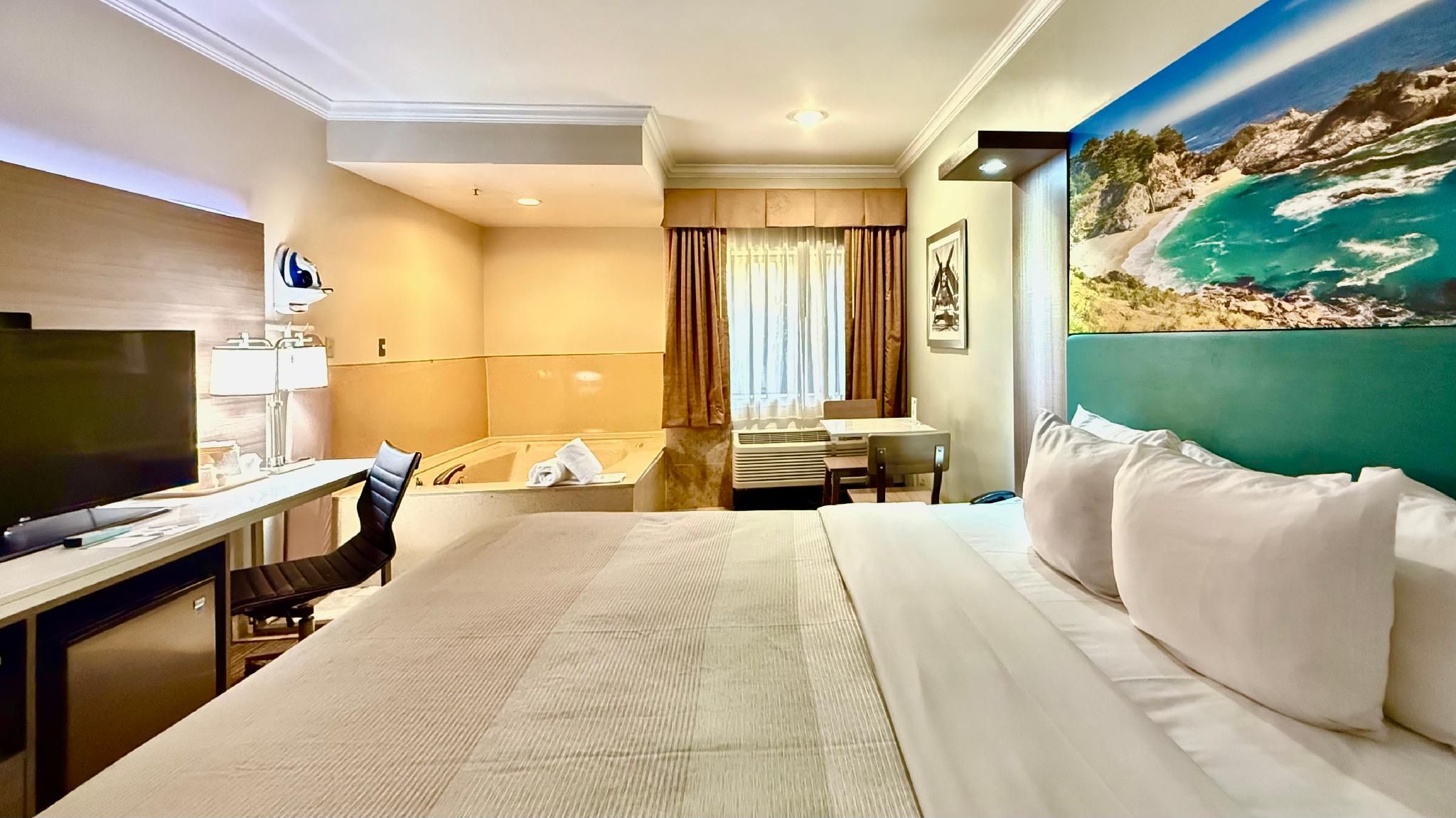 1 King Bed, Nonsmoking