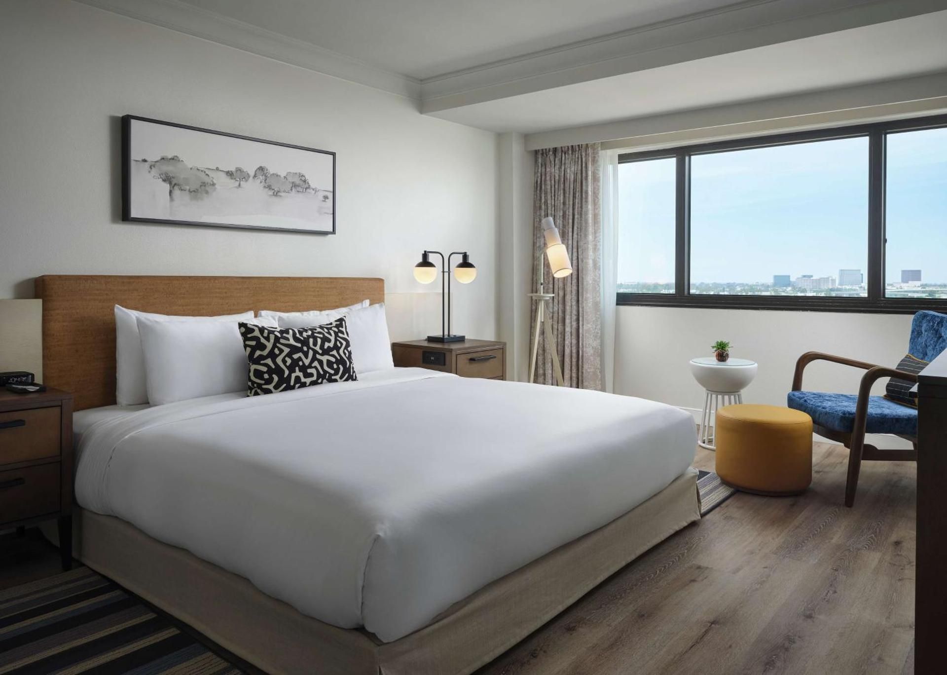 Deluxe - King - High Floor