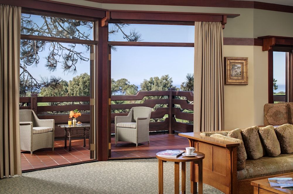 Suite (Blacker)