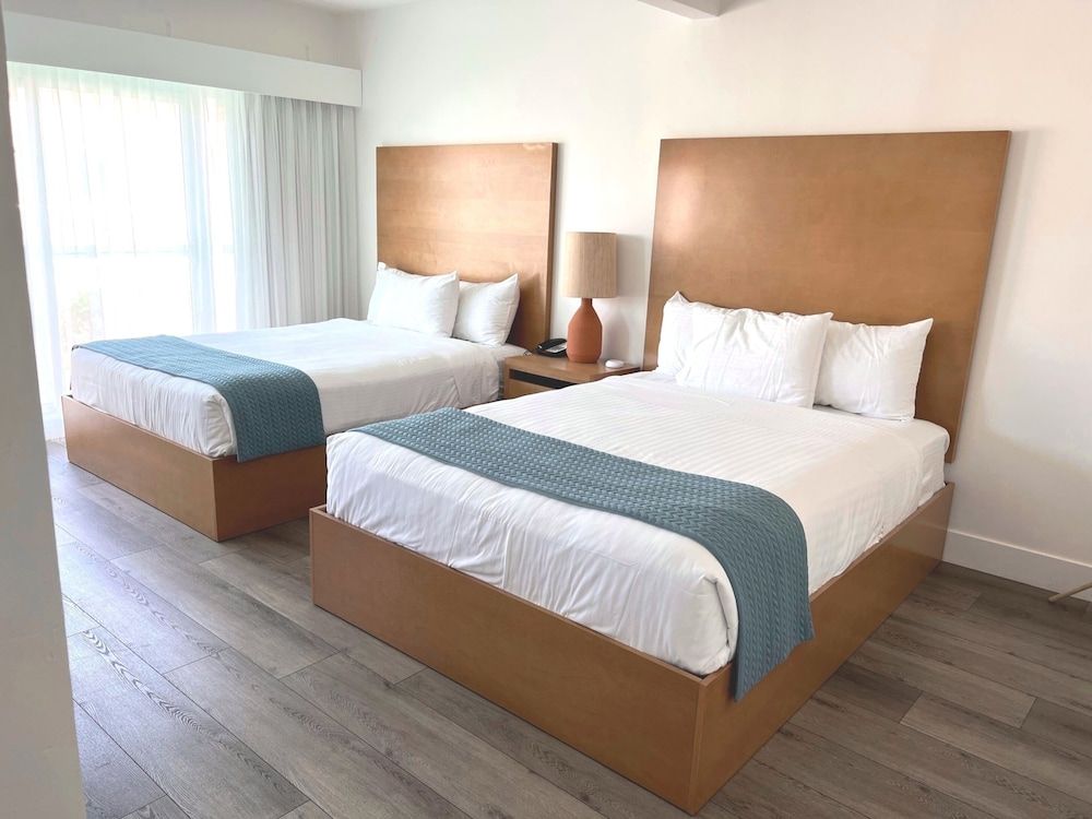 Capri Laguna on the Beach Standard Room, 2 Queen Beds, Pool View