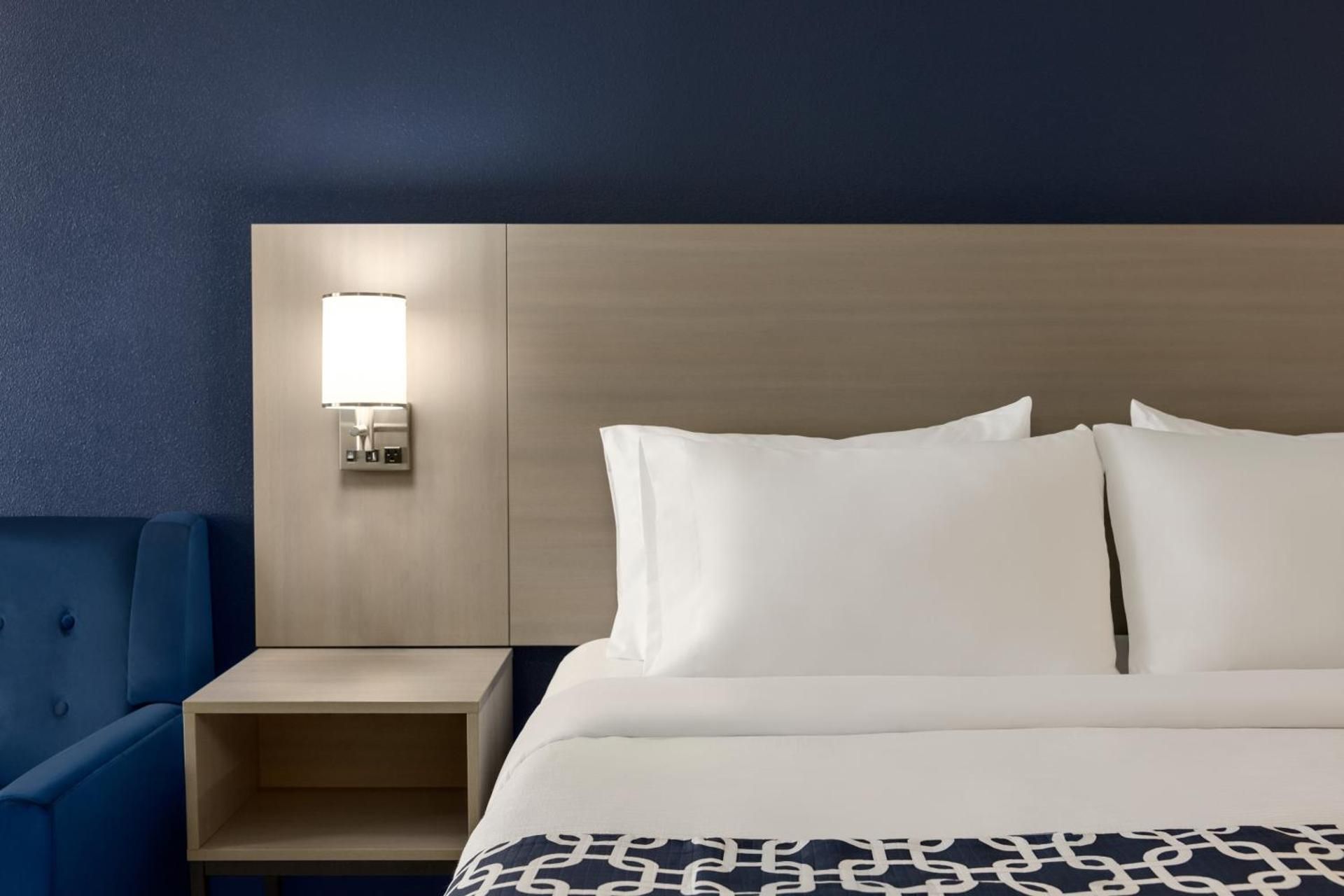 1 Queen Bed, Nonsmoking, Accessible