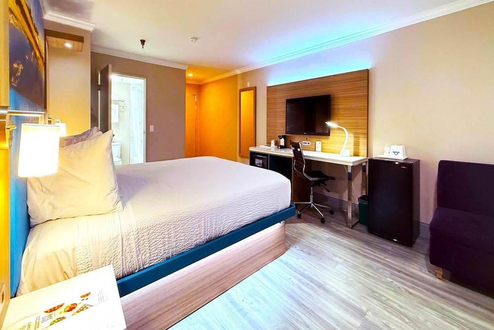 Days Inn by Wyndham Los Angeles LAX/Redondo/Manhattan Beach