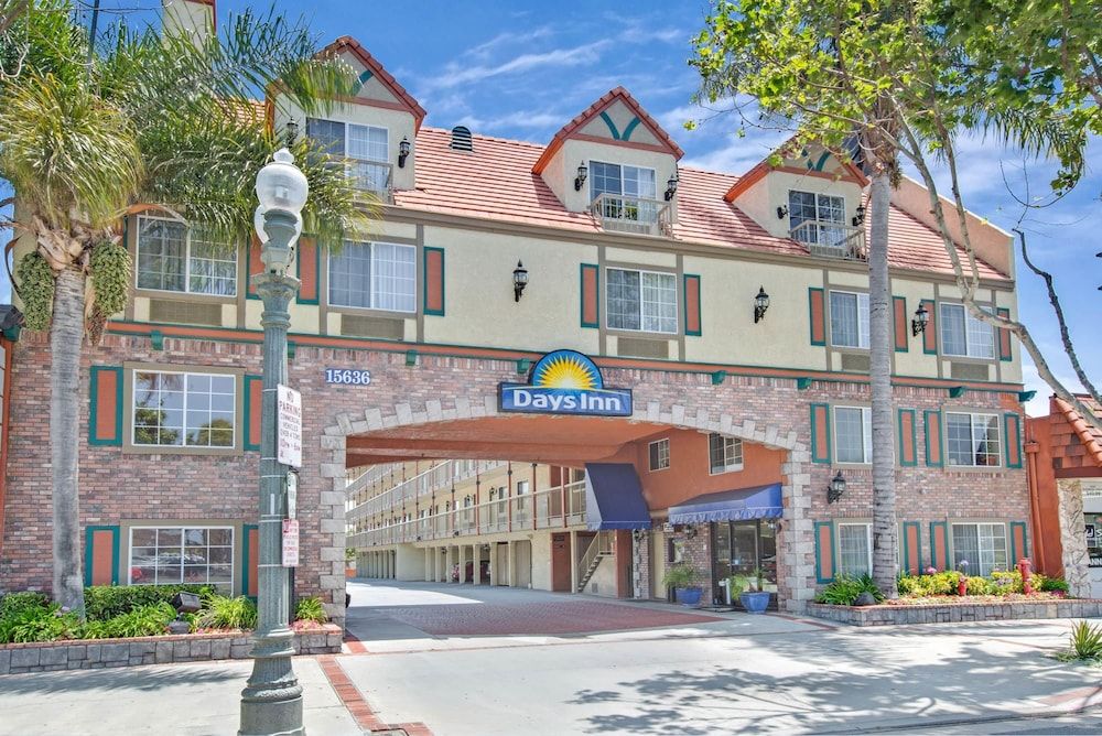 undefined Days Inn by Wyndham Los Angeles LAX/Redondo/Manhattan Beach 5