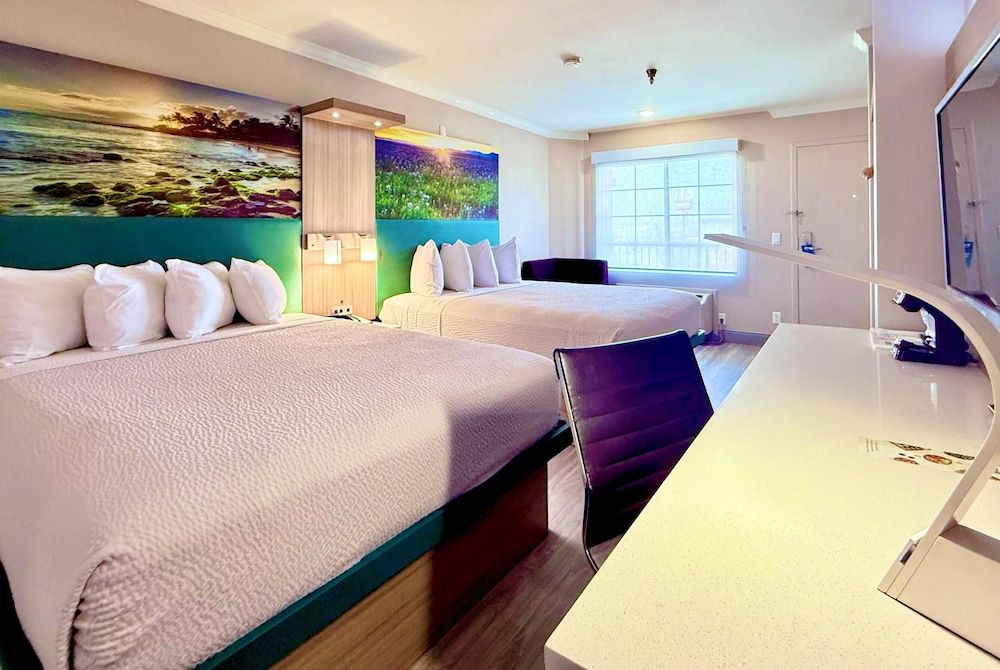 undefined Days Inn by Wyndham Los Angeles LAX/Redondo/Manhattan Beach 2