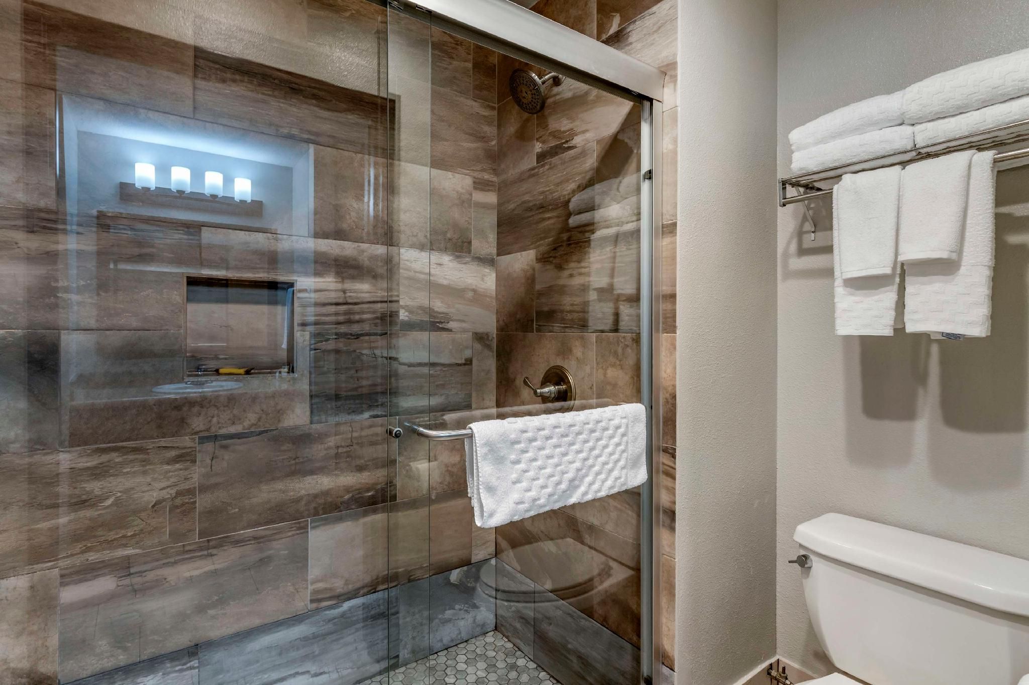 Suite - 1 King Bed, Nonsmoking, Hot Tub, Oversized Room